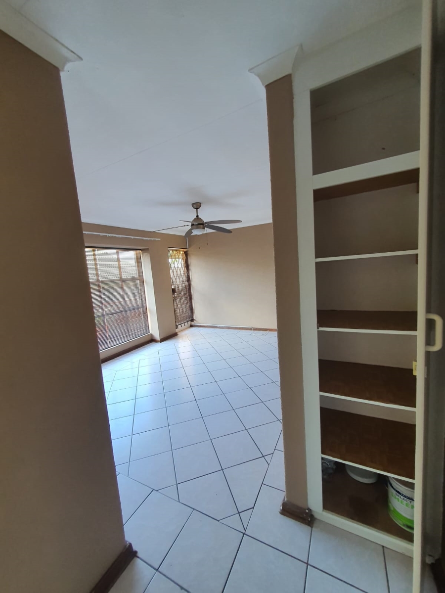 2 Bedroom Property for Sale in Geelhoutpark North West